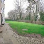 Superb 2 Bedroom Town Apartment, Quiet Location