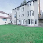 Superb 2 Bedroom Town Apartment, Quiet Location